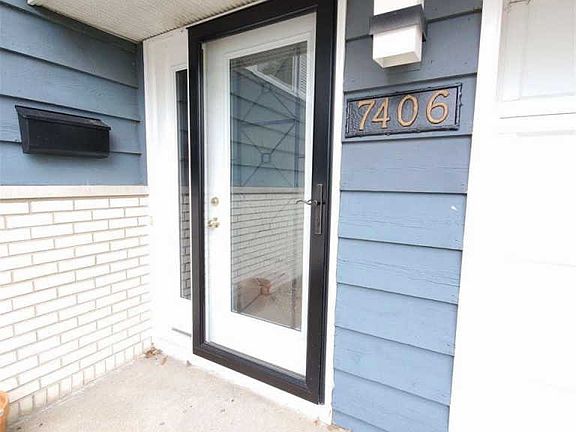 3rd image of 7406 N Oxford Pl