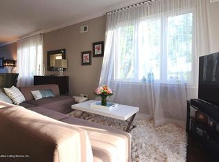 389 Baden Pl, Staten Island, NY 10306