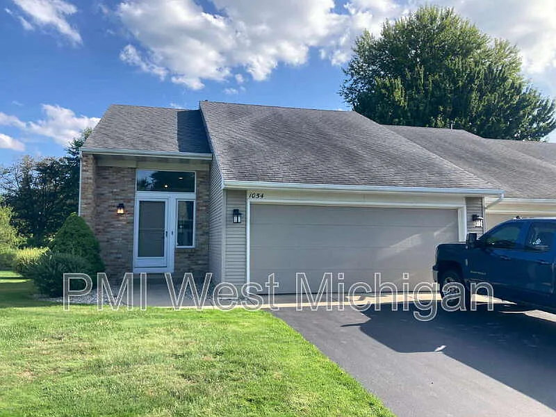 1054 Fairfield Dr