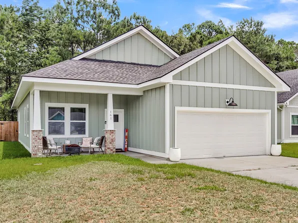 161 Brightwood Dr, Huger, SC 29450