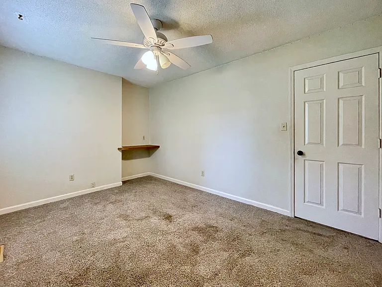 219 Green Lake Dr — Photo 33