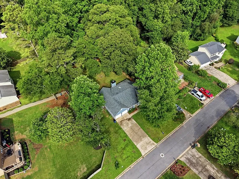 4061 Keheley Glen Dr NE — Photo 21