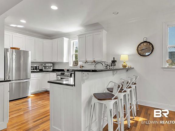 4th image of 4688 Walker Ave #C3