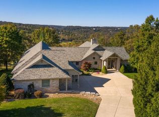 114 Silver Oak Way, Branson West, MO 65737