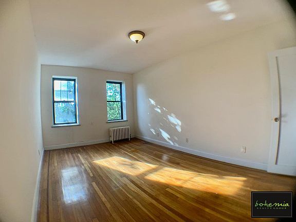3rd image of 825 W 187th St APT 1G