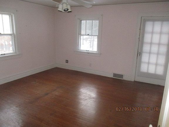 5th image of 37550 N North Ave