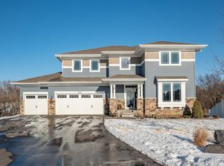 4252 Bailey Lake Dr, Woodbury, MN 55129