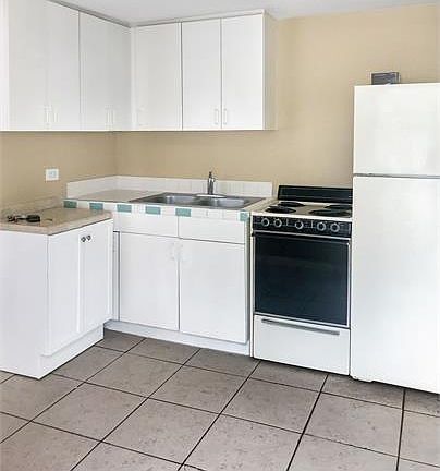 2nd image of 1615 Evans Ave