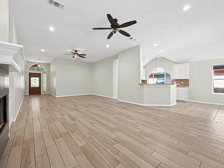 10542 Parkside Dr — Photo 11