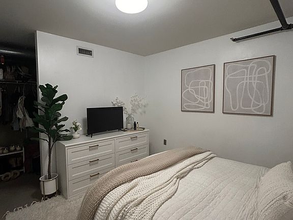 4th image of 441 Walnut St #B09
