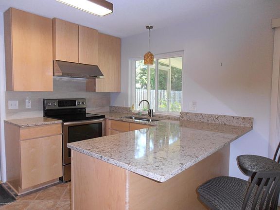 4th image of 109 Sanchez Dr W
