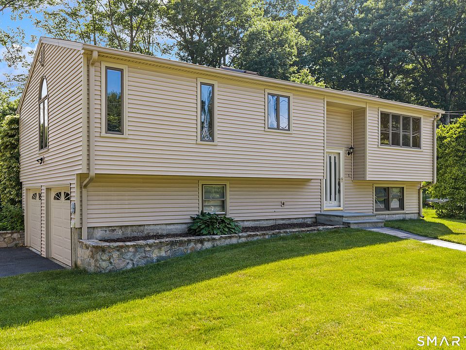 1st image of 3 Hawley Drive