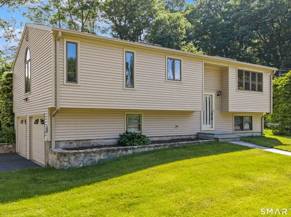 3 Hawley Drive, Ansonia, CT 06401