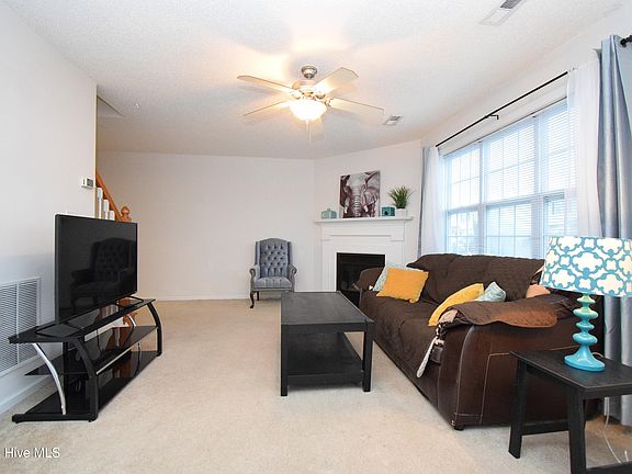 3rd image of 2385 Vineyard Dr APT I6