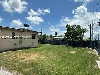 1635 NW 1st Ave — Photo 7