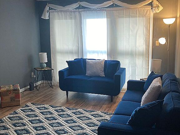 3rd image of 5203 Le Parc Dr #7