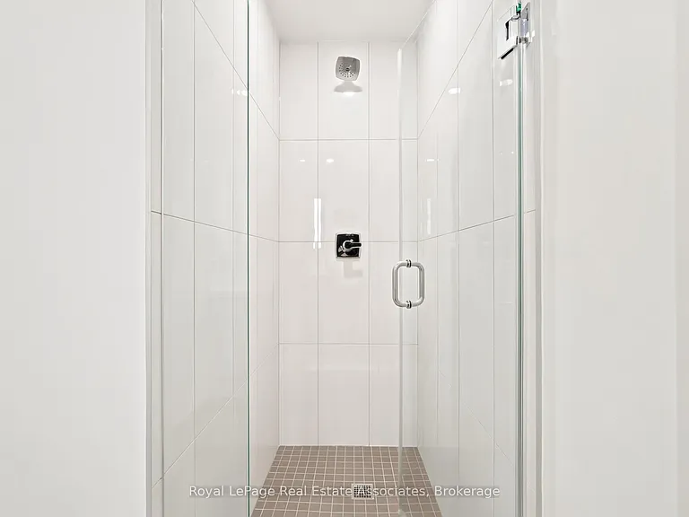 25 Cordova Ave #1812 — Photo 24