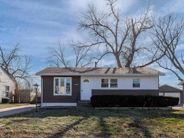 3119 W 67th St, Davenport, IA 52806
