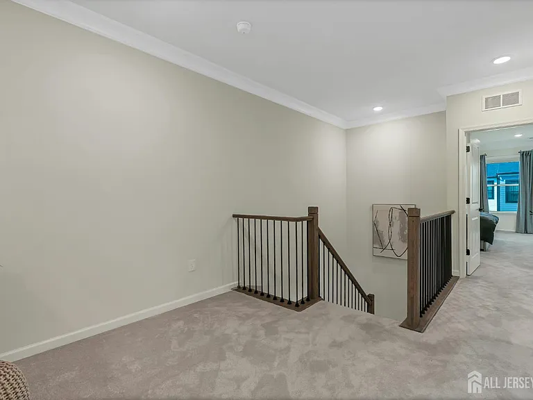 610 Sadie Cir — Photo 16
