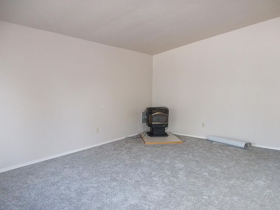 4th image of 129 Polaris Blvd SW