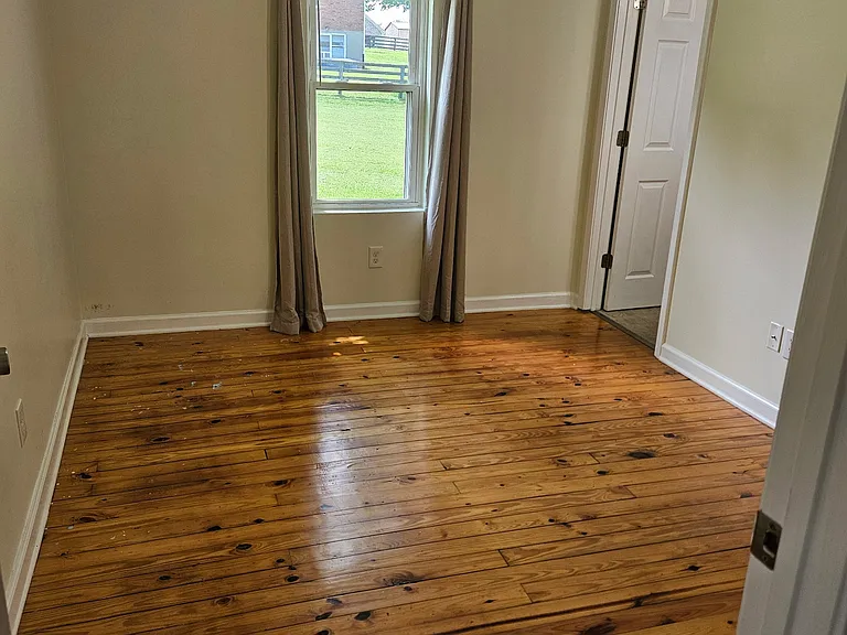 1566 Normandy Rd — Photo 11