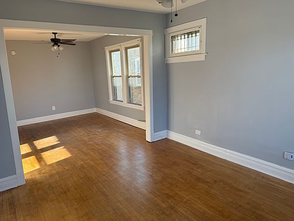 2nd image of 2847 Pearl St APT 2