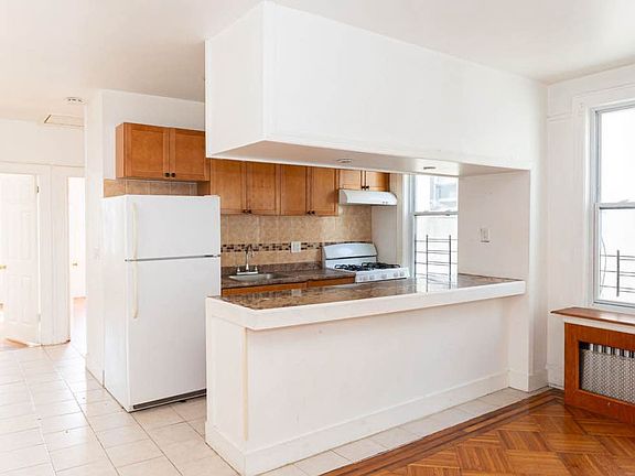 3rd image of 50-50 41st St Floor 2