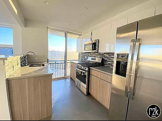 4th image of 28-16 21st St #601
