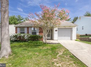 24 Lake View Ter, Columbus, NJ 08022