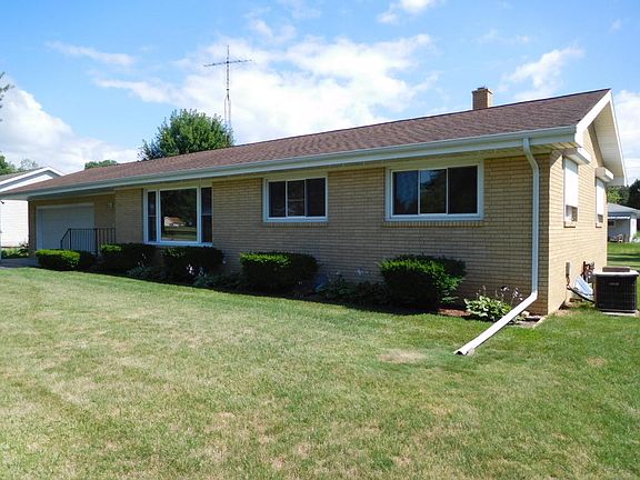 3rd image of 3344 Meadow Ln