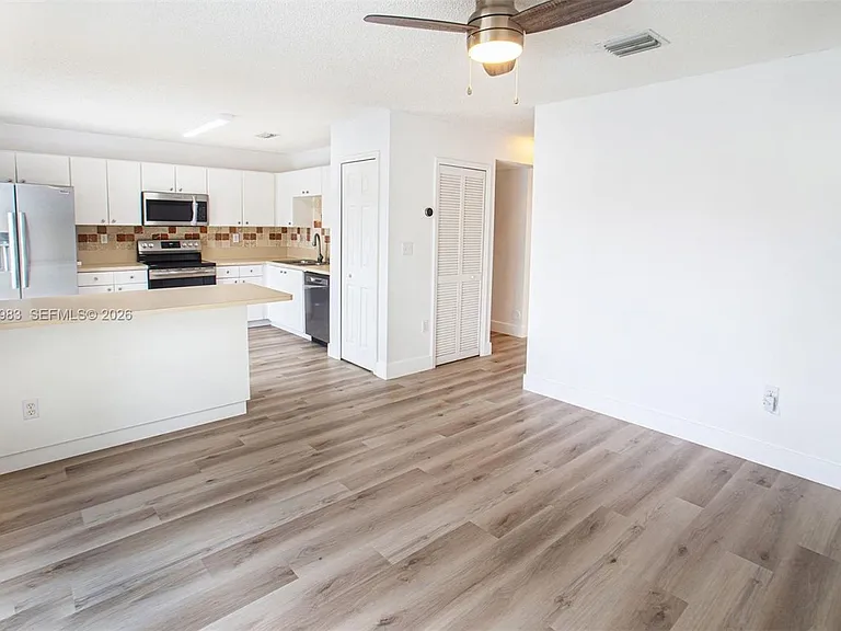 8949 SW 214th St #8949 — Photo 3