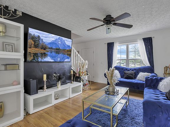 4th image of 3728 Fountain Cove Ln