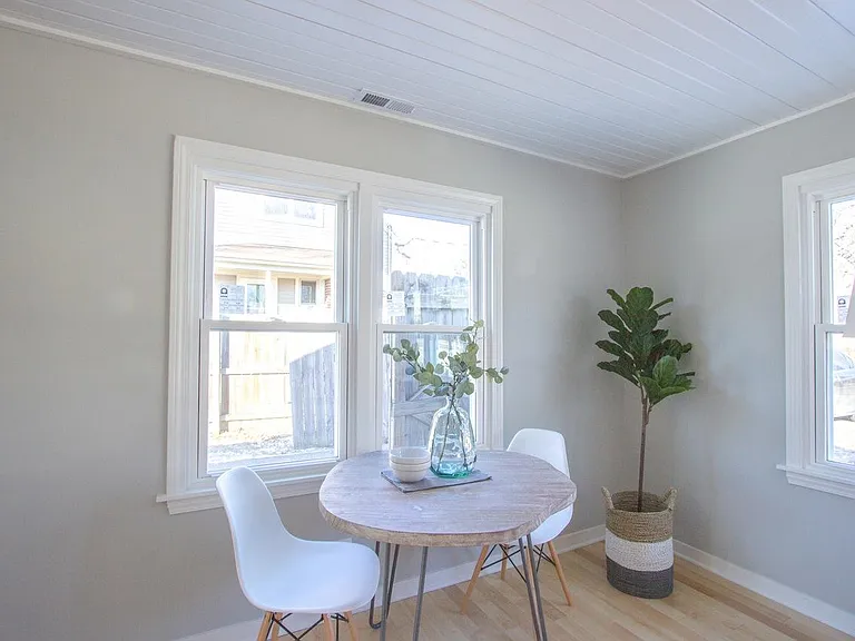 328 Chalmers St — Photo 4