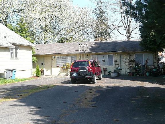 2nd image of 2206 E 26th St