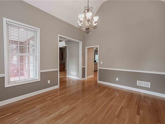 5th image of 1400 Daniel Rd