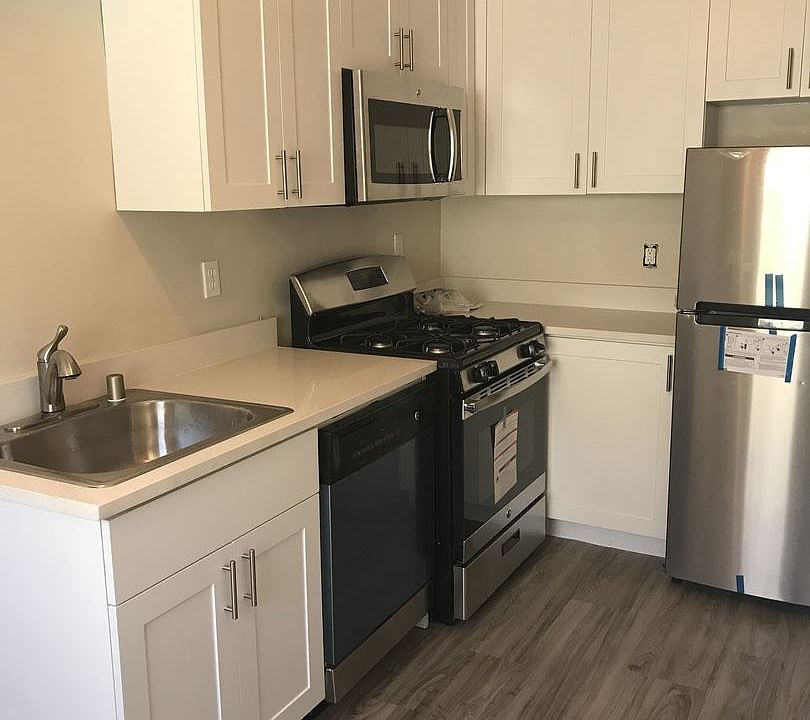 1st image of 1410 G St APT 05