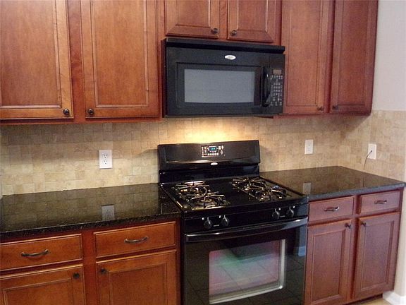2nd image of 2718 Calico Creek Ln
