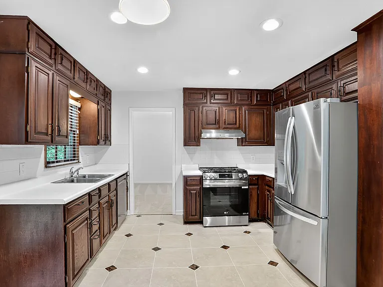 447 Cove Dr NE — Photo 4