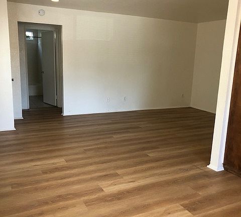 3rd image of 890 Ballantyne St APT I