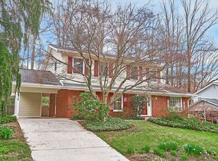 9523 Stevebrook Rd, Fairfax, VA 22032