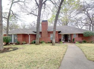 2914 S Creekwood Dr, Grapevine, TX 76051