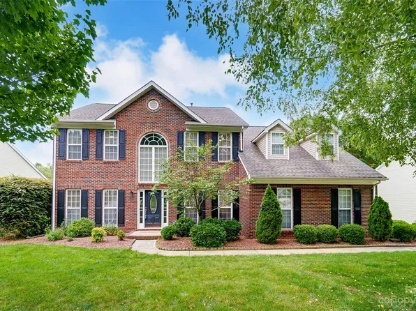 6105 Lowergate Dr, Waxhaw, NC 28173