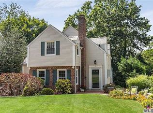 13 Briarcliff Dr, Port Washington, NY 11050