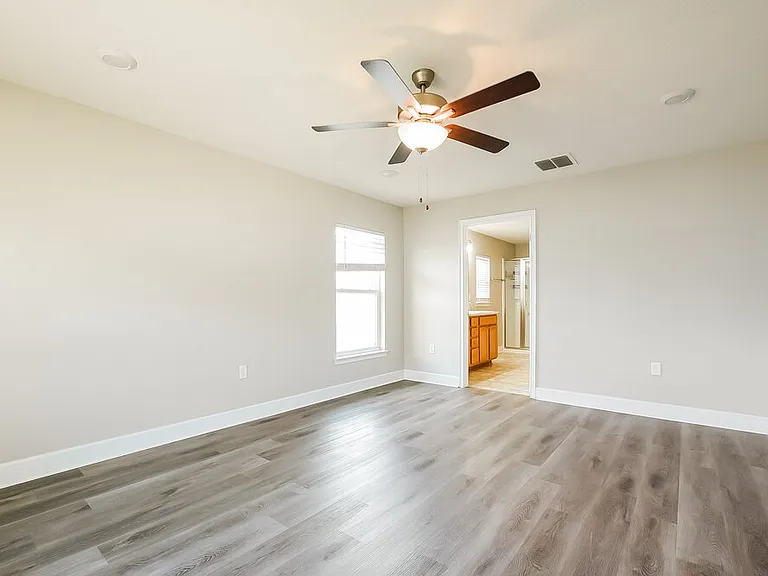 7803 Sloewood Dr — Photo 8