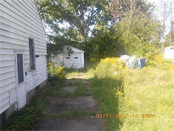 5th image of 9361 Montrose St