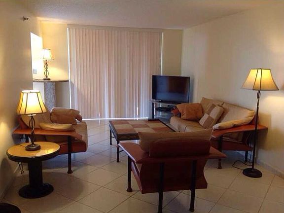 3rd image of 210 174th St APT 1811