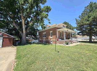 905 Cedar St, Victoria, KS 67671