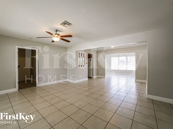 2nd image of 2807 Utopia Dr