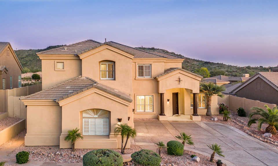 1st image of 223 W Desert Flower Ln