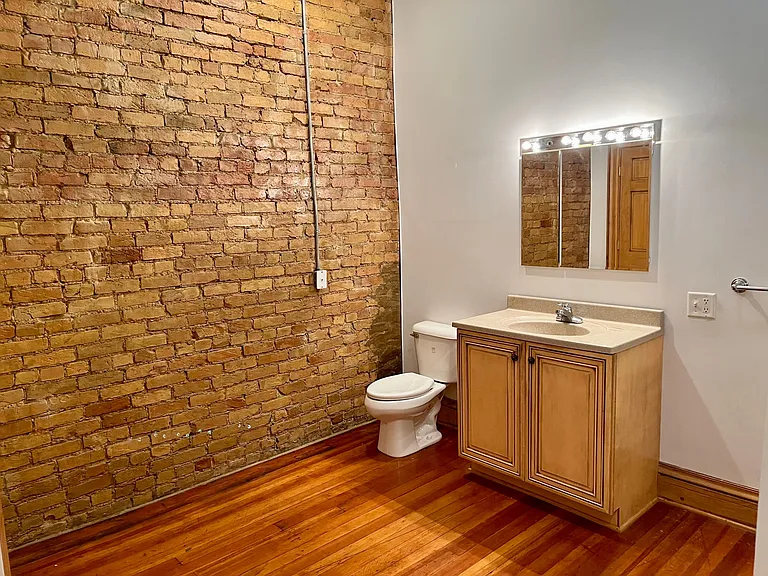 216 N Center St #2 — Photo 16